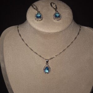 Parure fantaisie en argent – Éclat bleu lumineux et raffinement intemporel