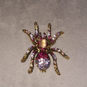 Broche Araignée Précieuse – Alliage Doré & Pierres CZ
