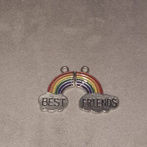 Pendentif “Best Friends” en alliage inoxydable – Un lien qui traverse le temps