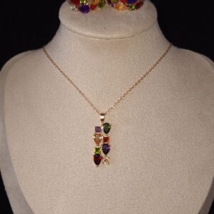Parure Éclat Chromatique – Pendentif & Boucles d’Oreilles