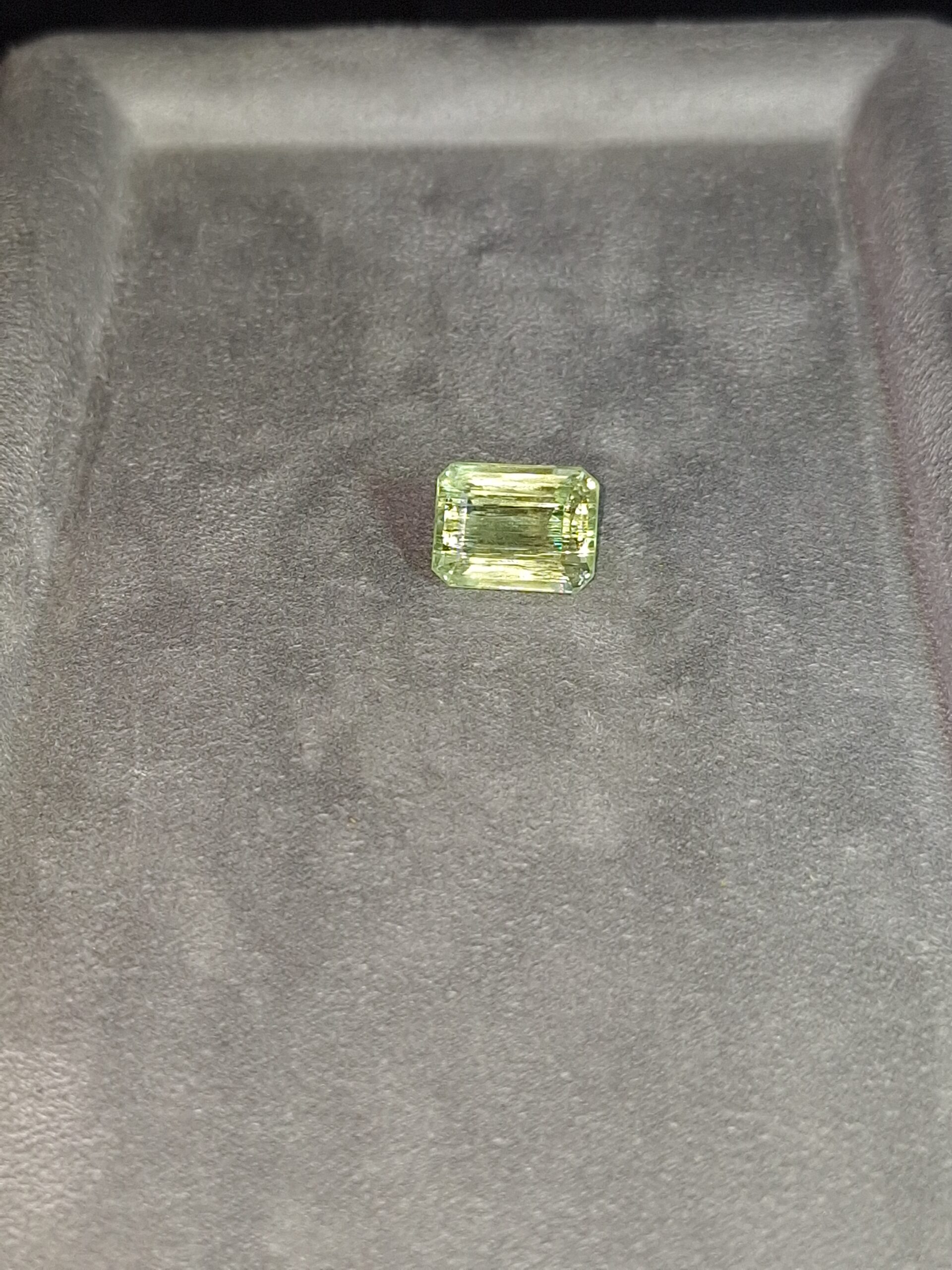 Béryl vert/jaunâtre taille rectangle