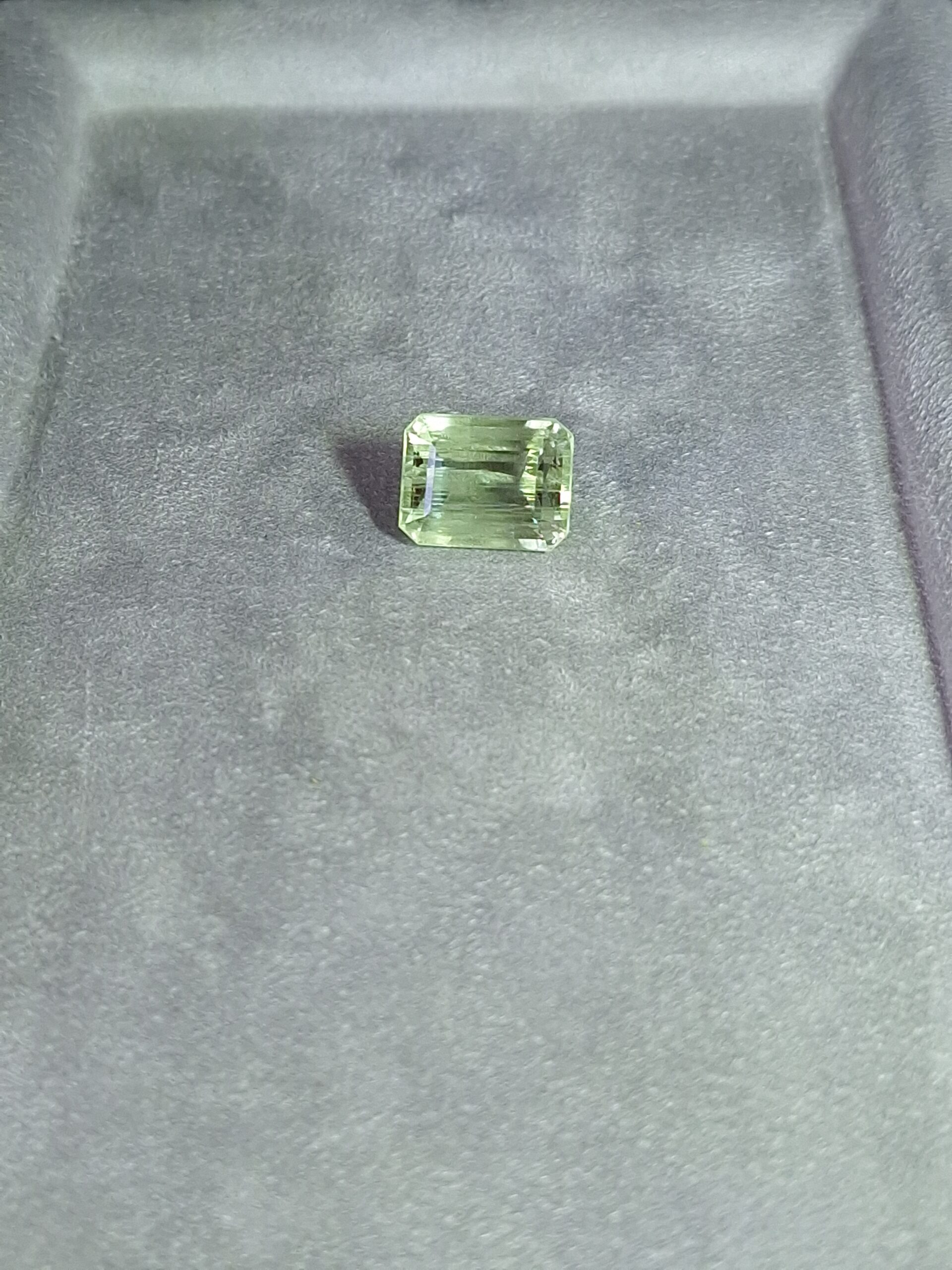 Béryl vert/jaunâtre taille rectangle