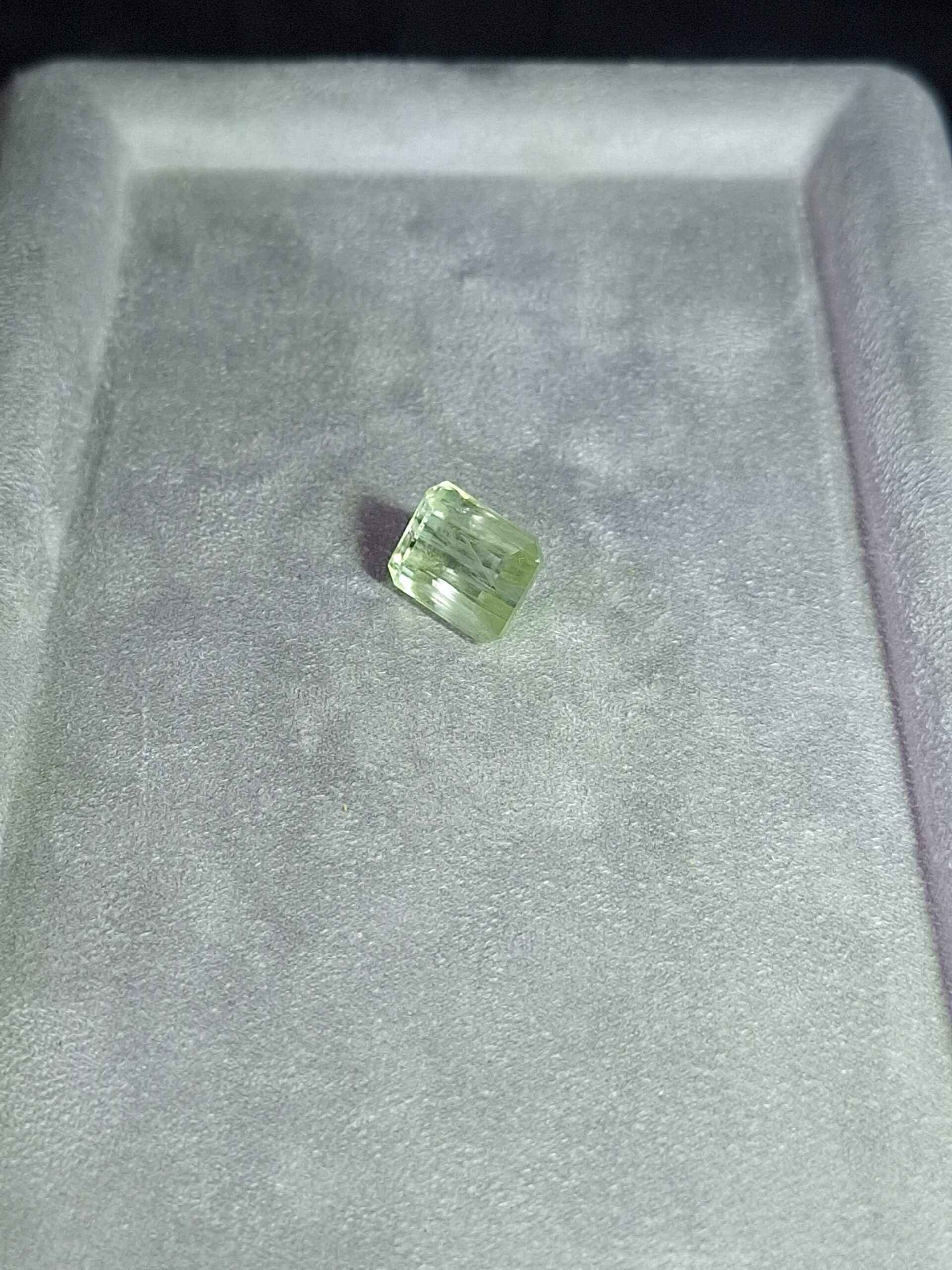 Béryl vert/jaunâtre taille rectangle