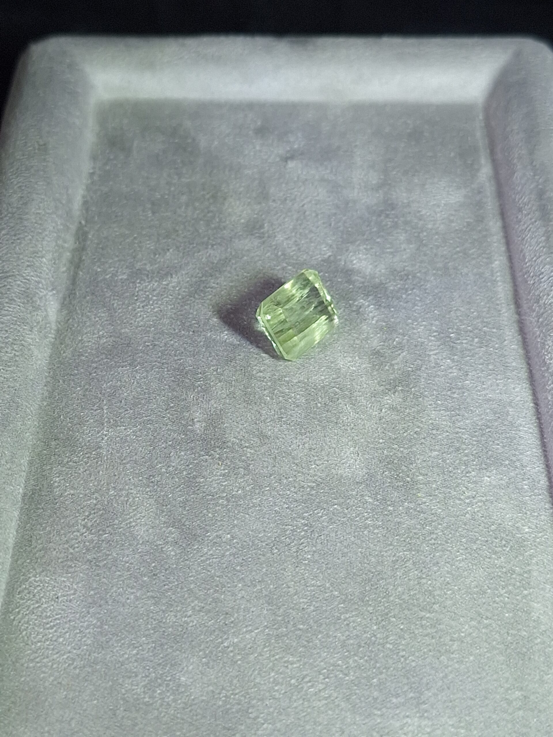 Béryl vert/jaunâtre taille rectangle