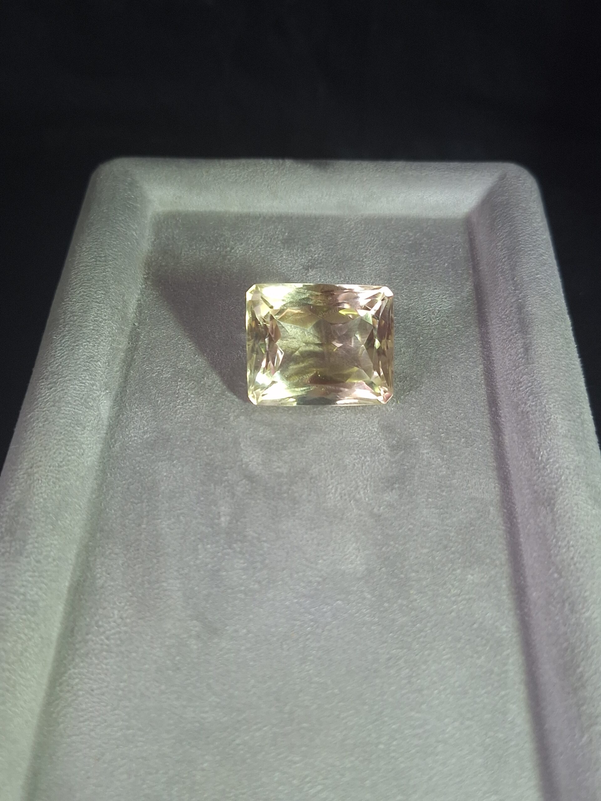Citrine taille rectangle naturelle
