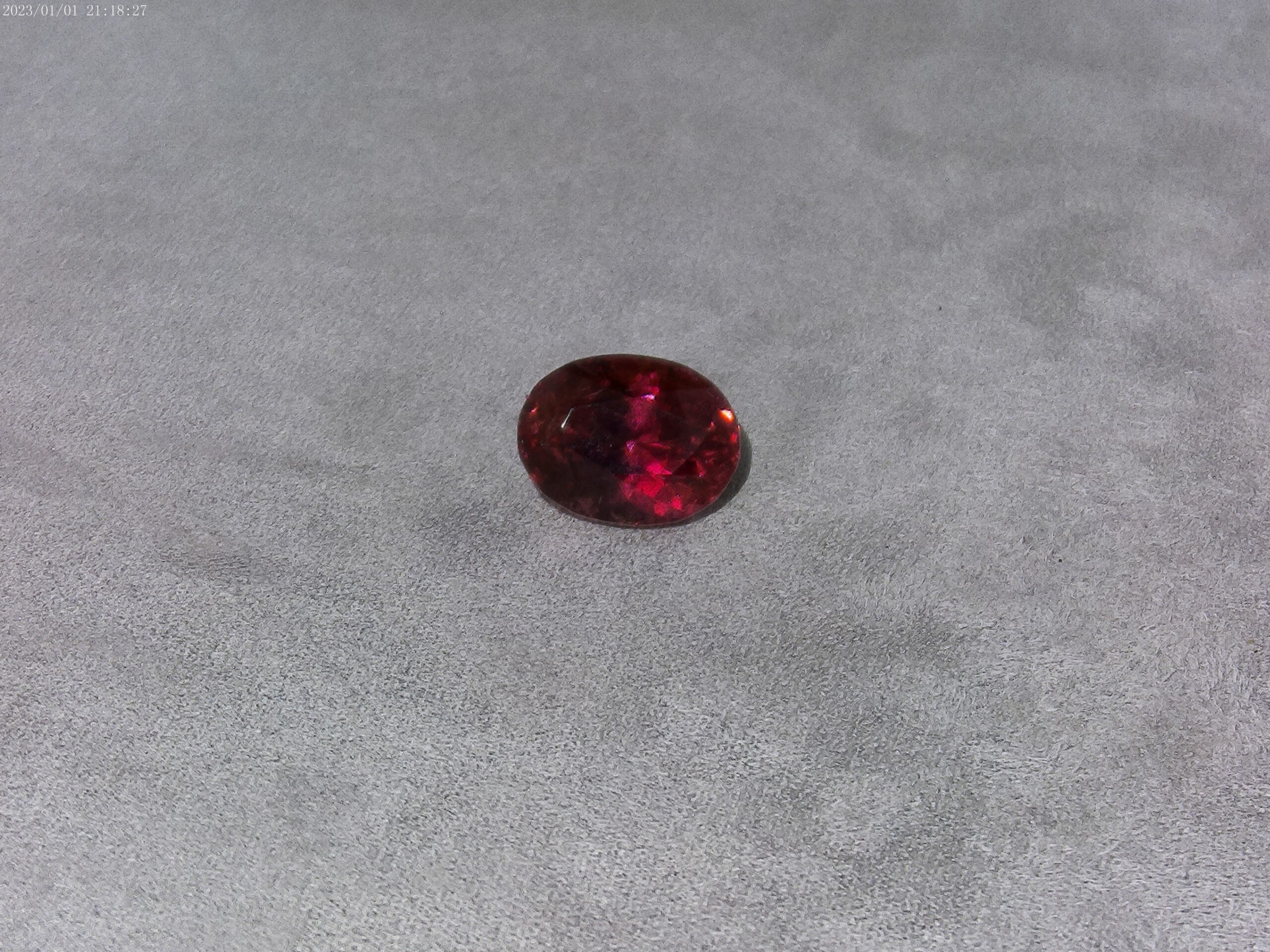 Rubellite elbaïte taille ovale mixte naturelle