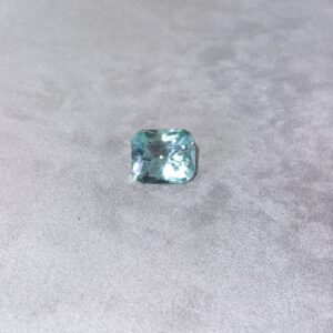 Béryl vert naturel certifié – 8,69 carats