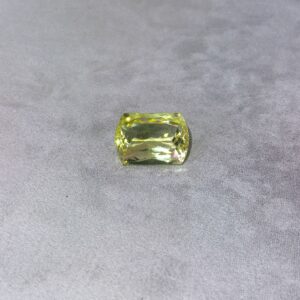 Orthose naturelle jaune doré – 17,35 ct