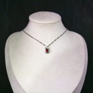 Pendentif en Argent 925 Sertie de Grenat Naturel et Pavage de Zirconium – Élégance Intense et Raffinement Joaillier