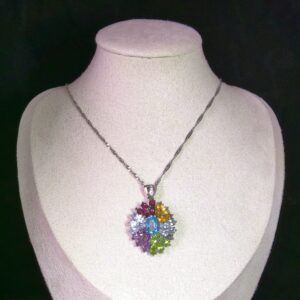 Pendentif Floral en Argent 925 Sertie de Topaze, Citrine, Péridot, Améthyste et Grenat – Composition Joaillière Multicolore