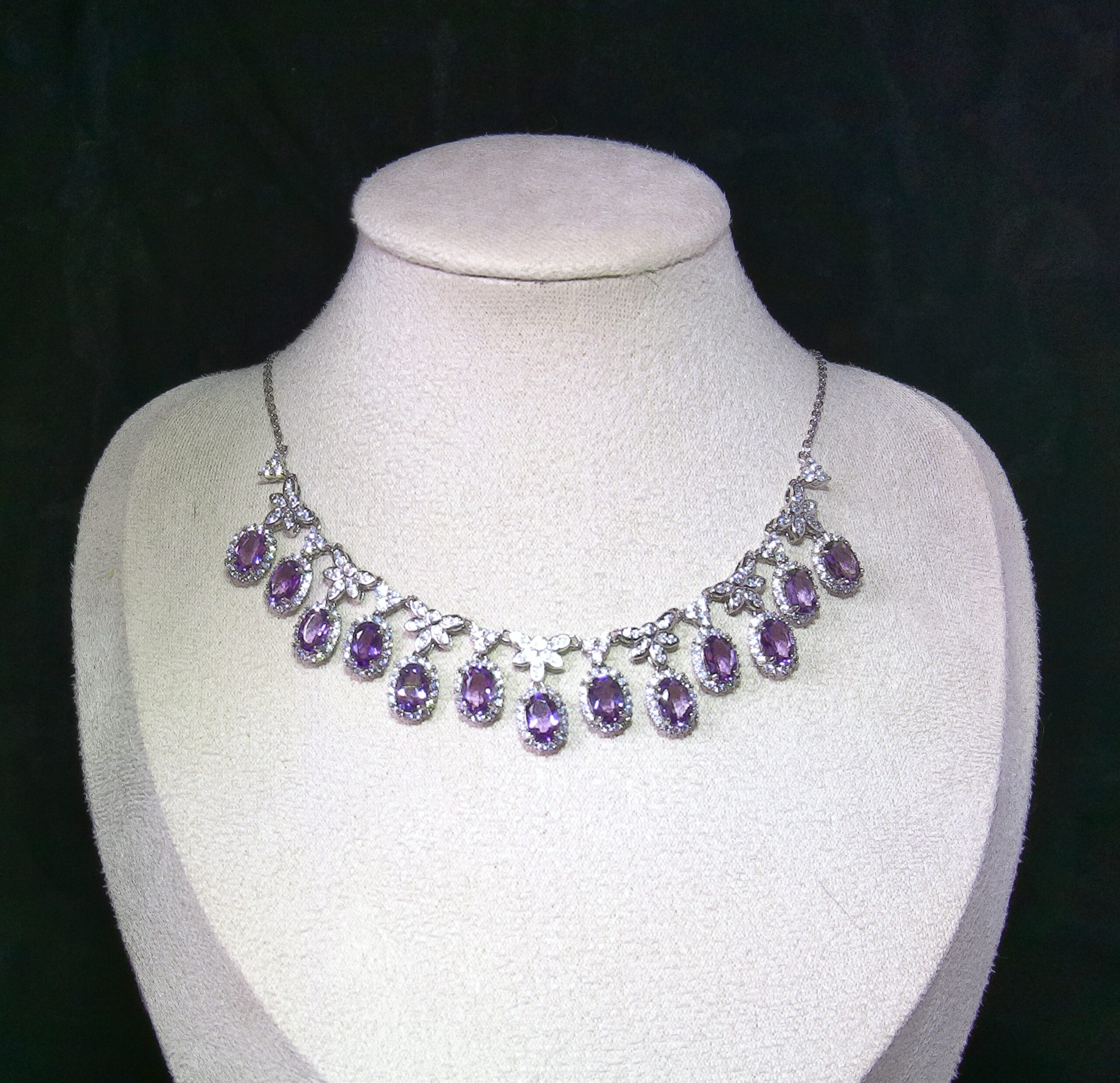 Collier de 13améthystes naturelles