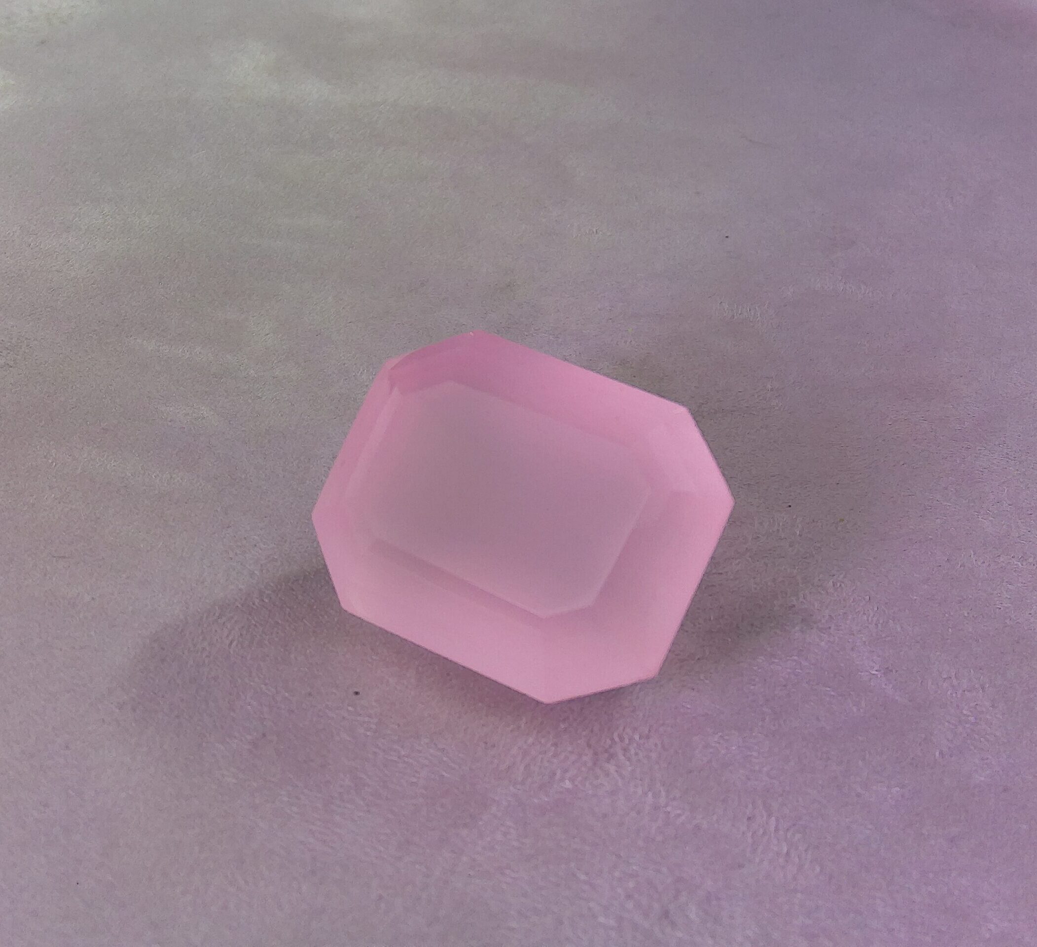 Quartz rose taille émeraude