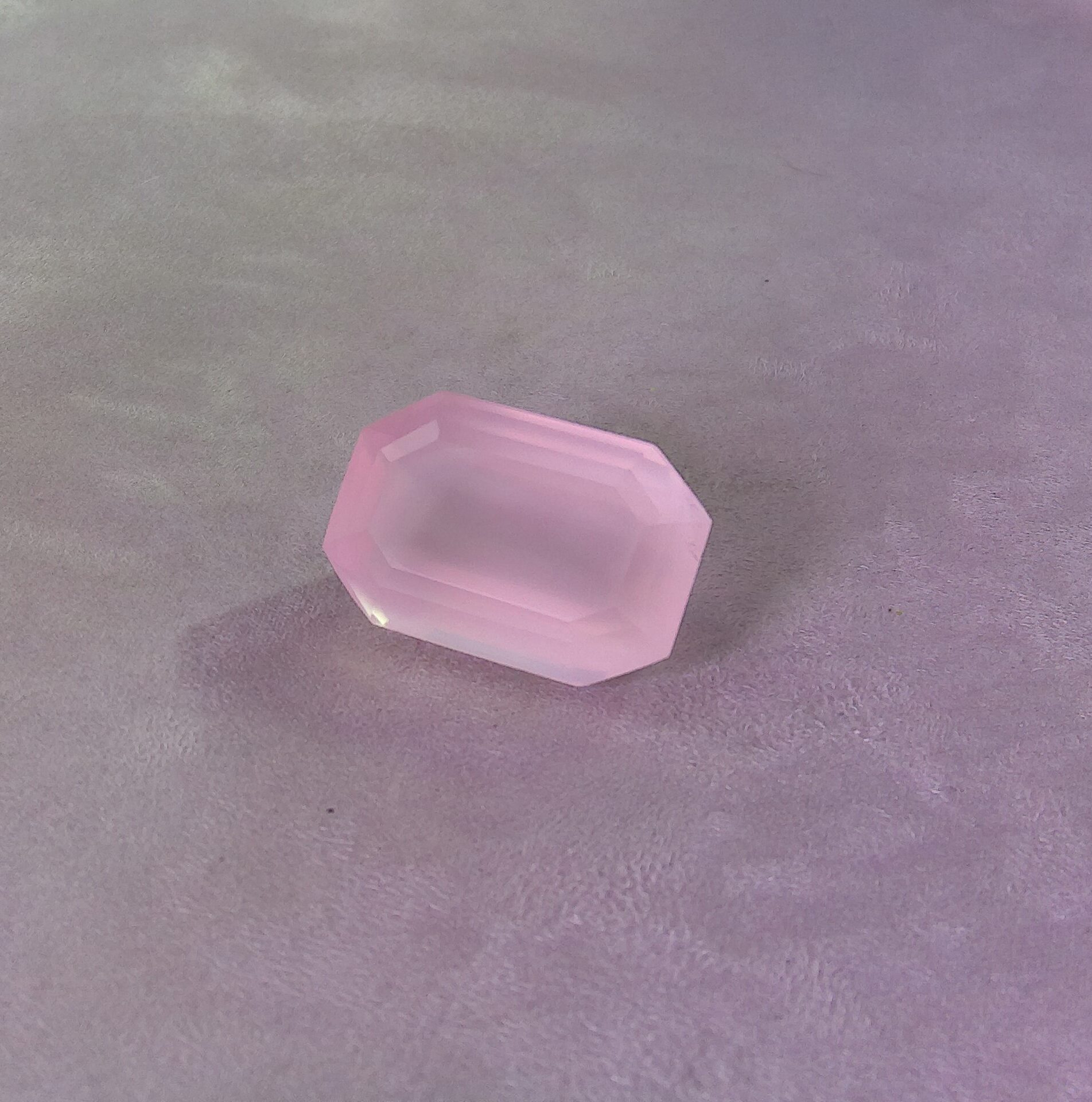 Quartz rose taille émeraude