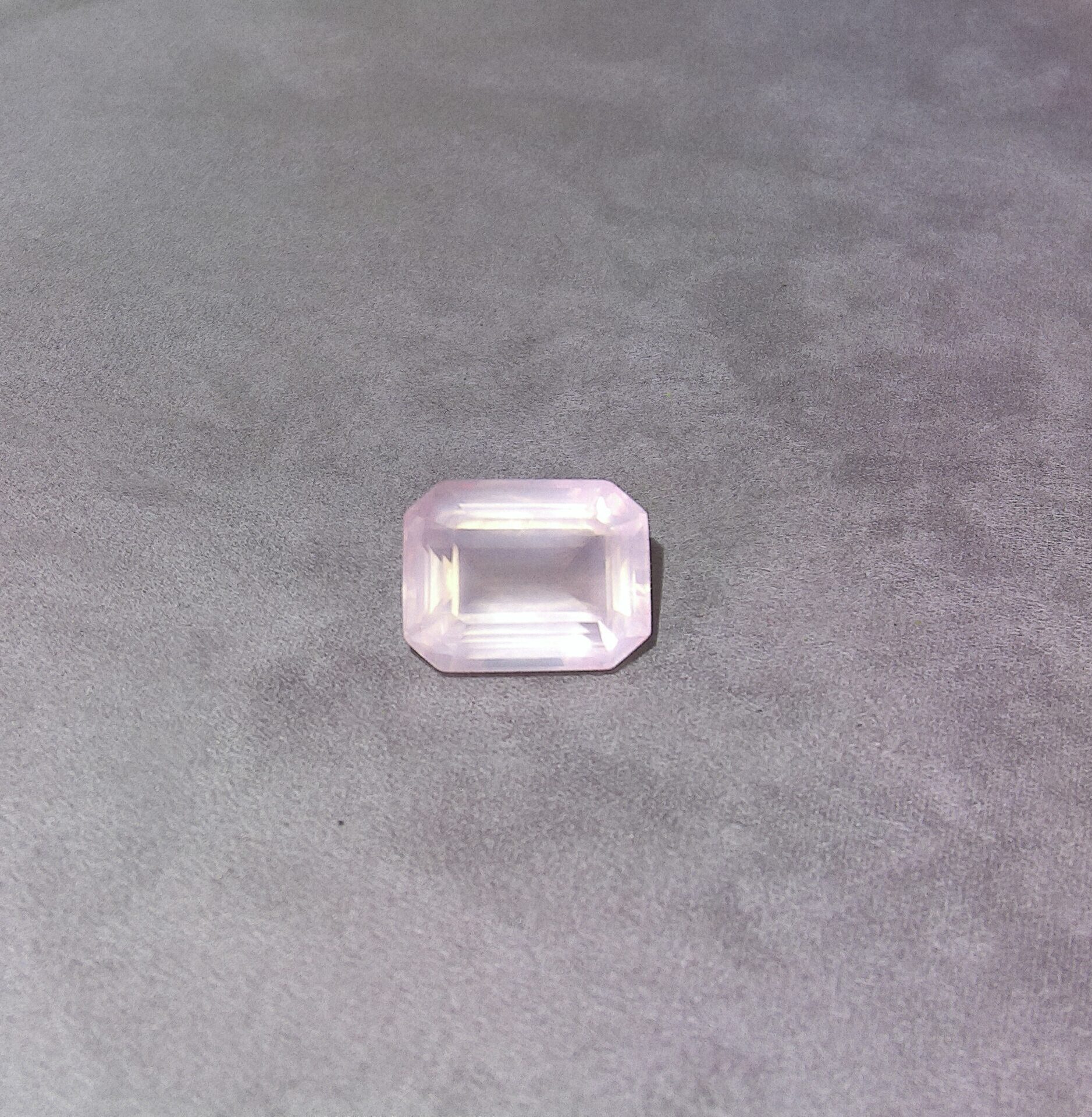 Quartz rose taille émeraude