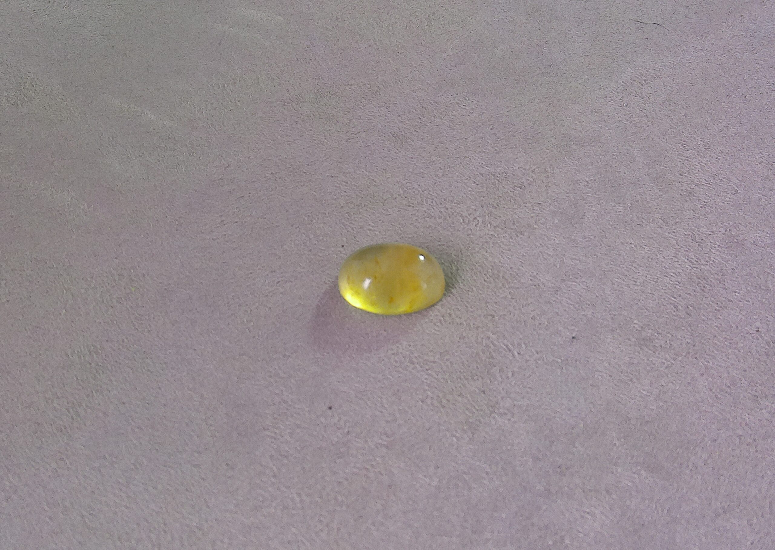 Opale commune taille cabochon ovale