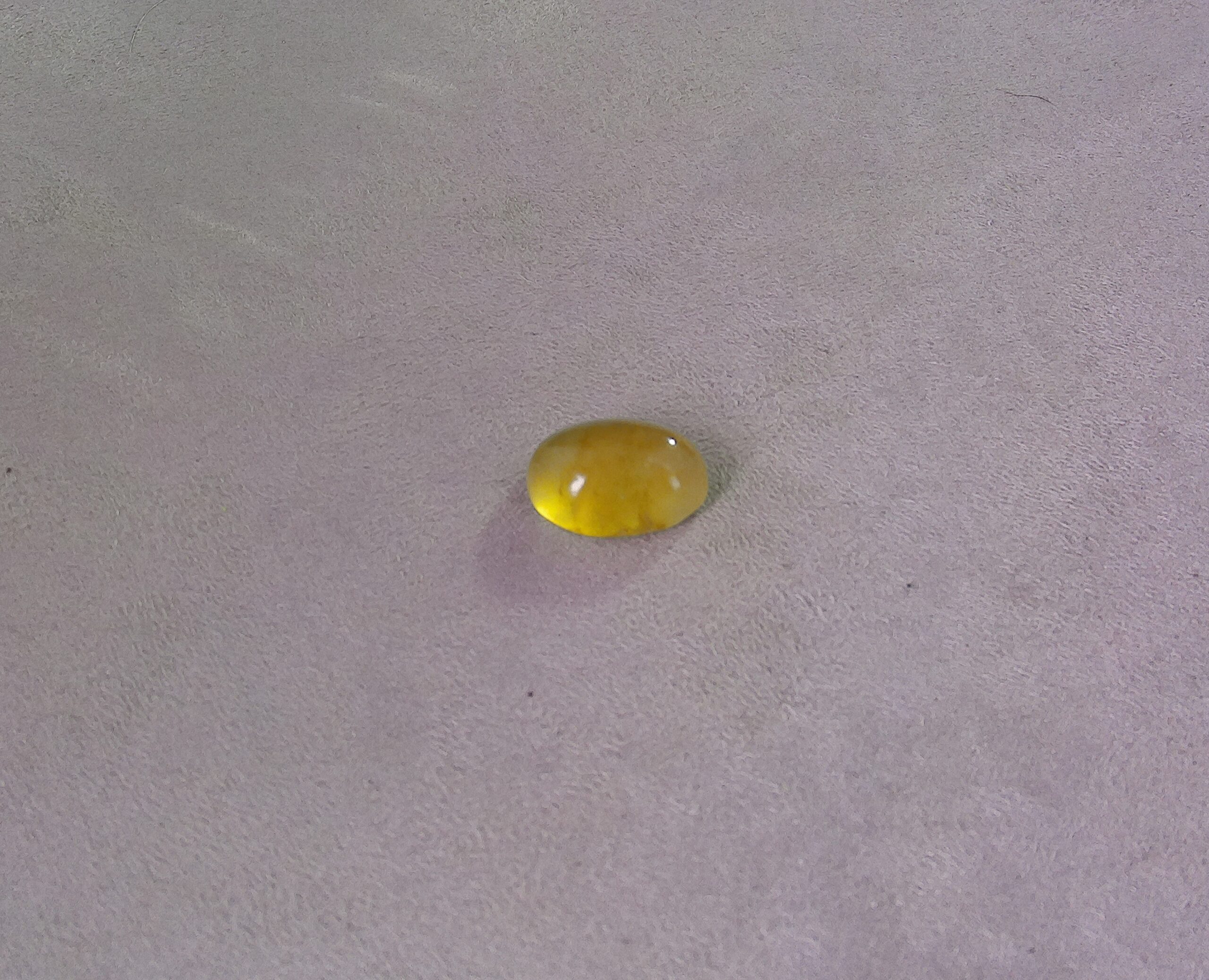 Opale commune taille cabochon ovale