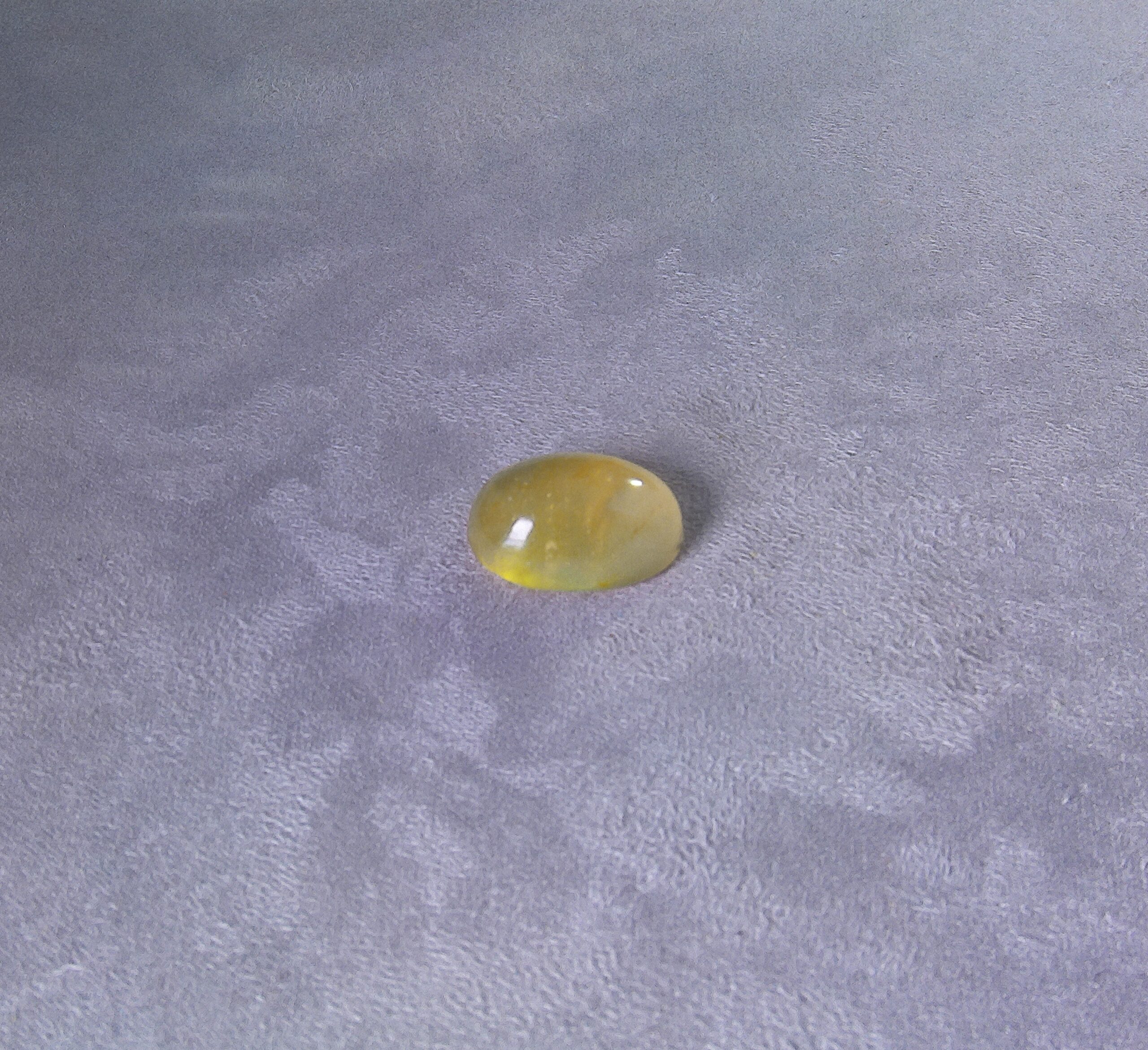 Opale commune taille cabochon ovale