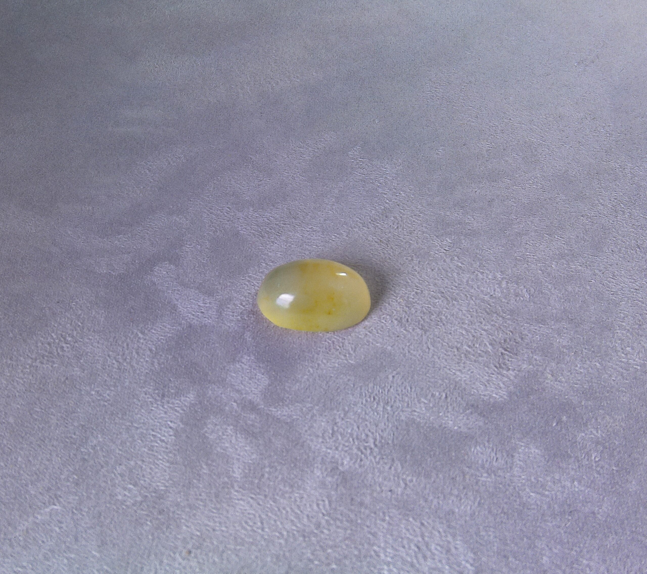 Opale commune taille cabochon ovale