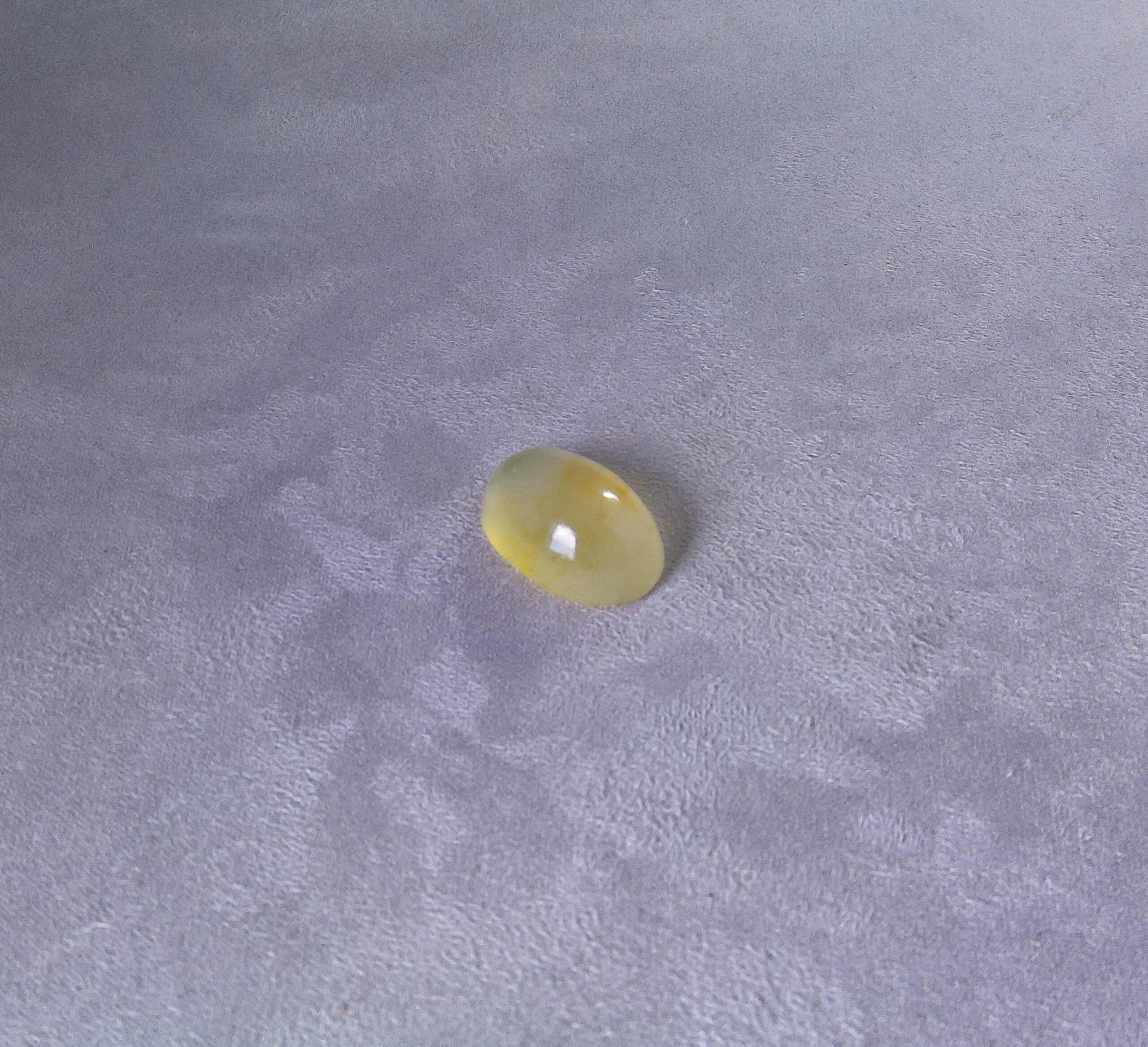 Opale commune taille cabochon ovale