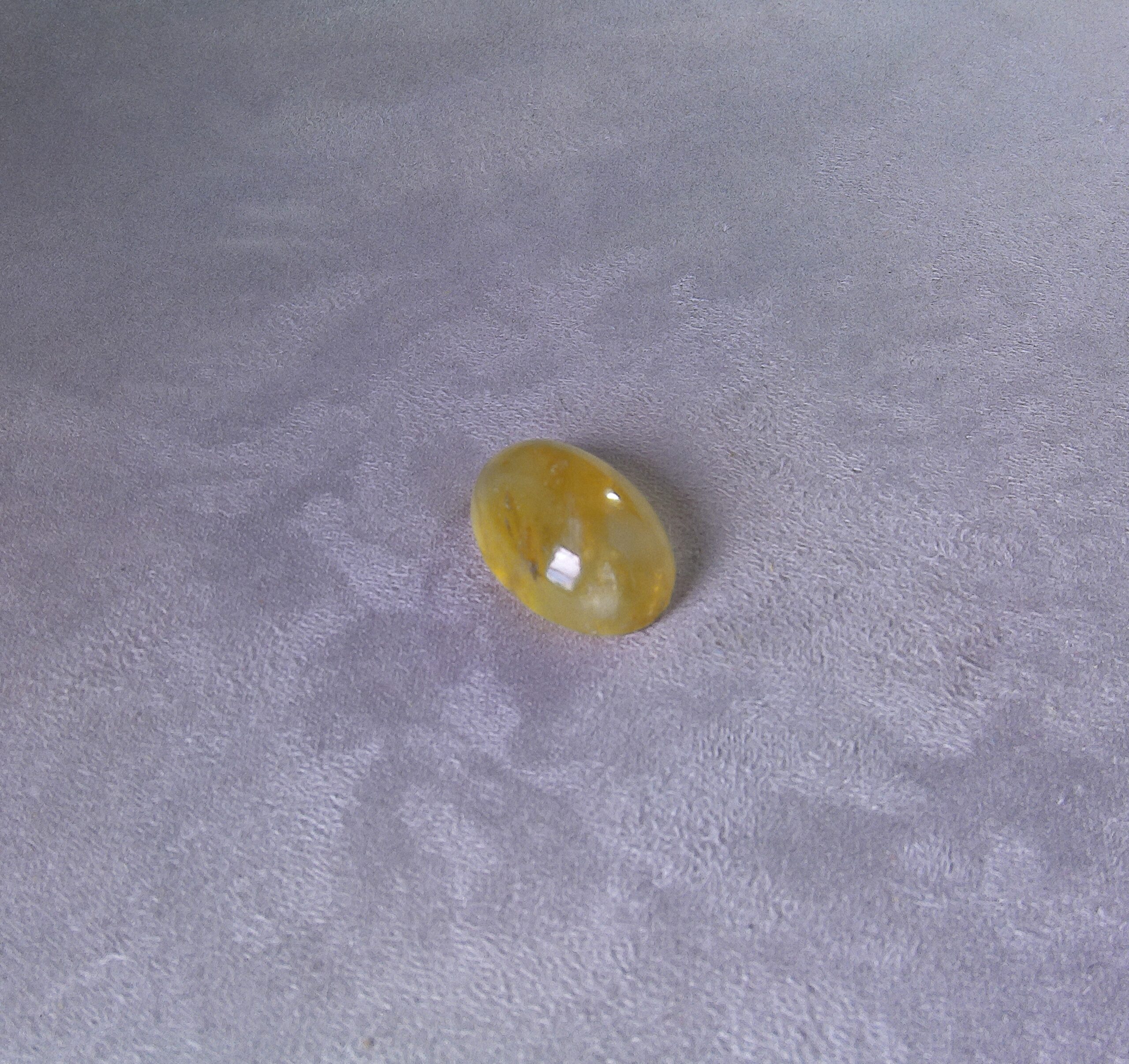 Opale commune taille cabochon ovale