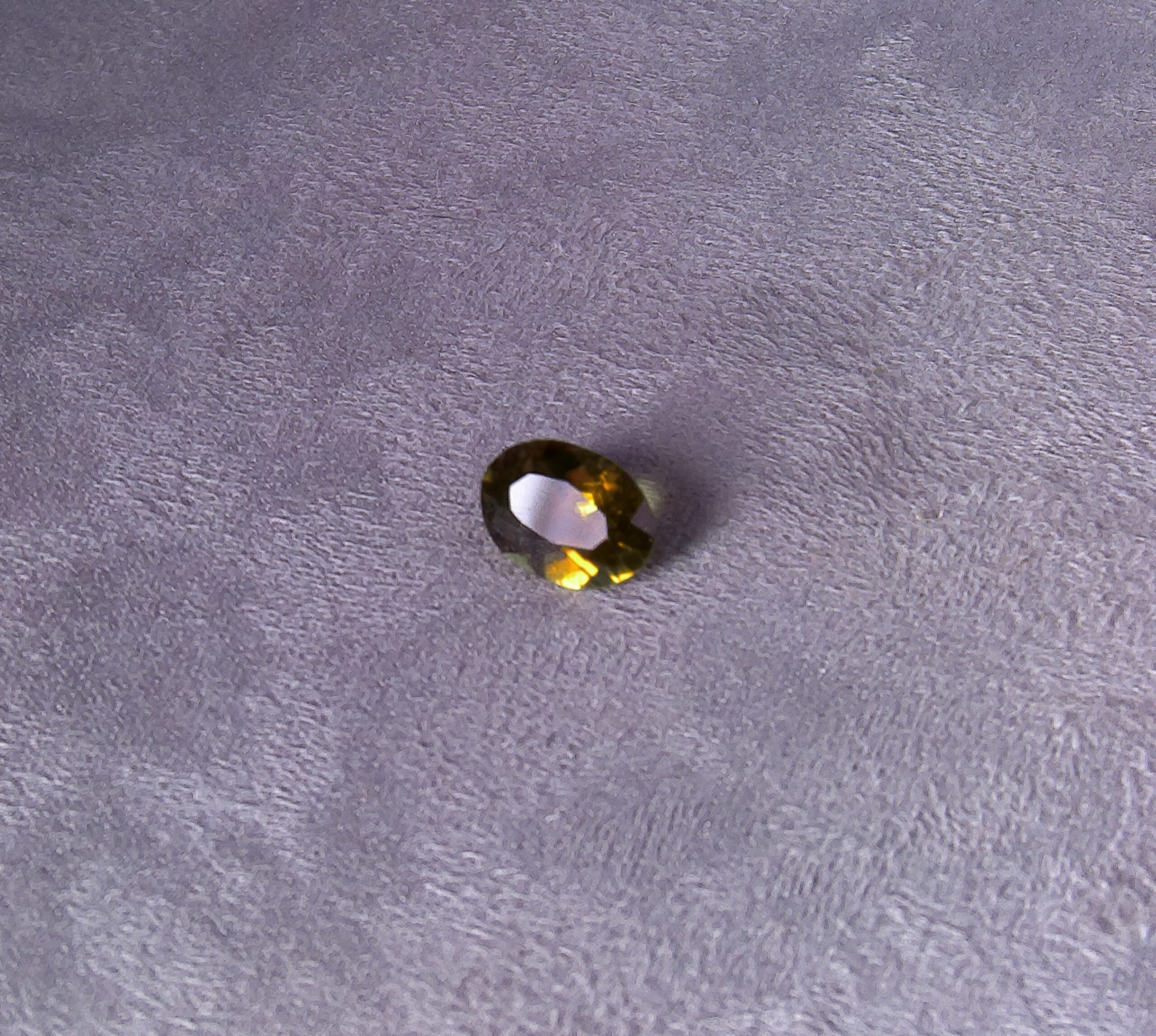 Tourmaline jaune taille ovale
