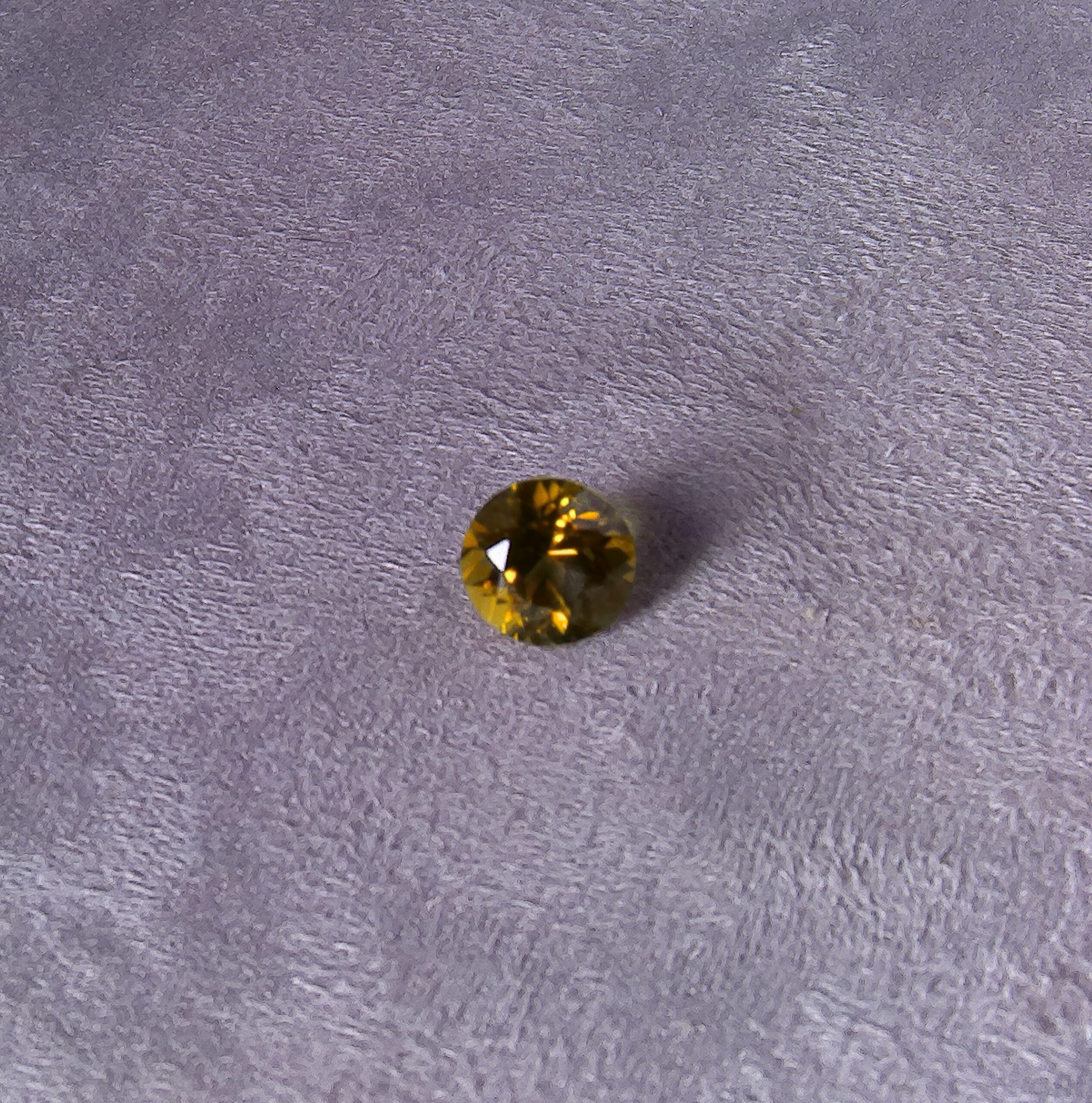 Tourmaline jaune taille ronde